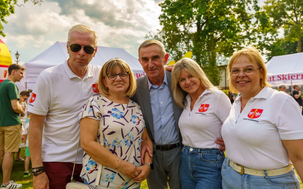 W niedzielę 24 maja w Strobowie odbyła się dziesiąta edycja Święta Rodziny organizowana przez Starostwo Powiatowe w Skierniewicach. Zobacz podsumowanie.