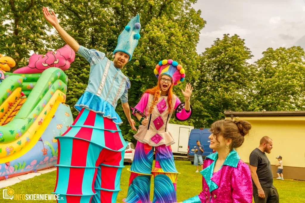 Jubileuszowe X Święto Rodziny w Strobowie 5 W niedzielę 24 maja w Strobowie odbyła się dziesiąta edycja Święta Rodziny organizowana przez Starostwo Powiatowe w Skierniewicach. Zobacz podsumowanie.