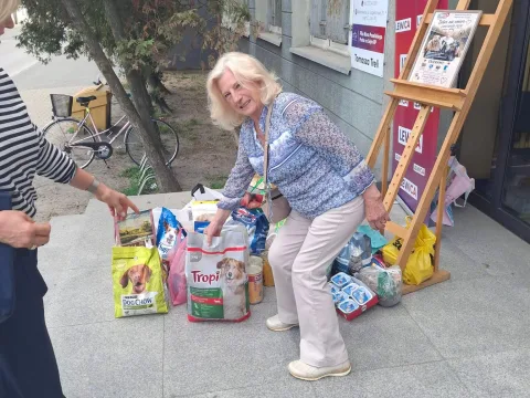 Skierniewice: 80 kg karmy ku pamięci Łukasza Litewki