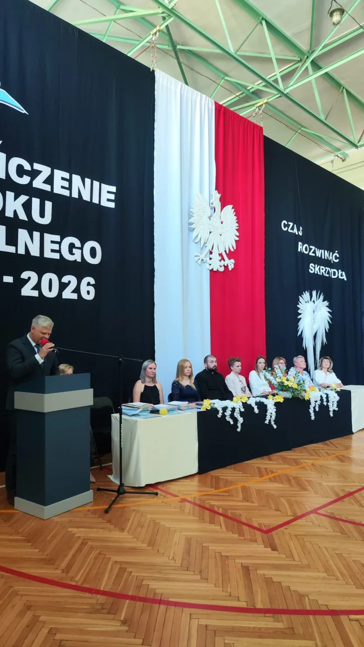 10 zakonczenie roku klasy 3 i 8 sp2 skierniewic 2