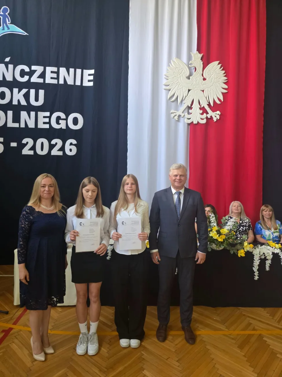 10 zakonczenie roku klasy 3 i 8 sp2 skierniewic