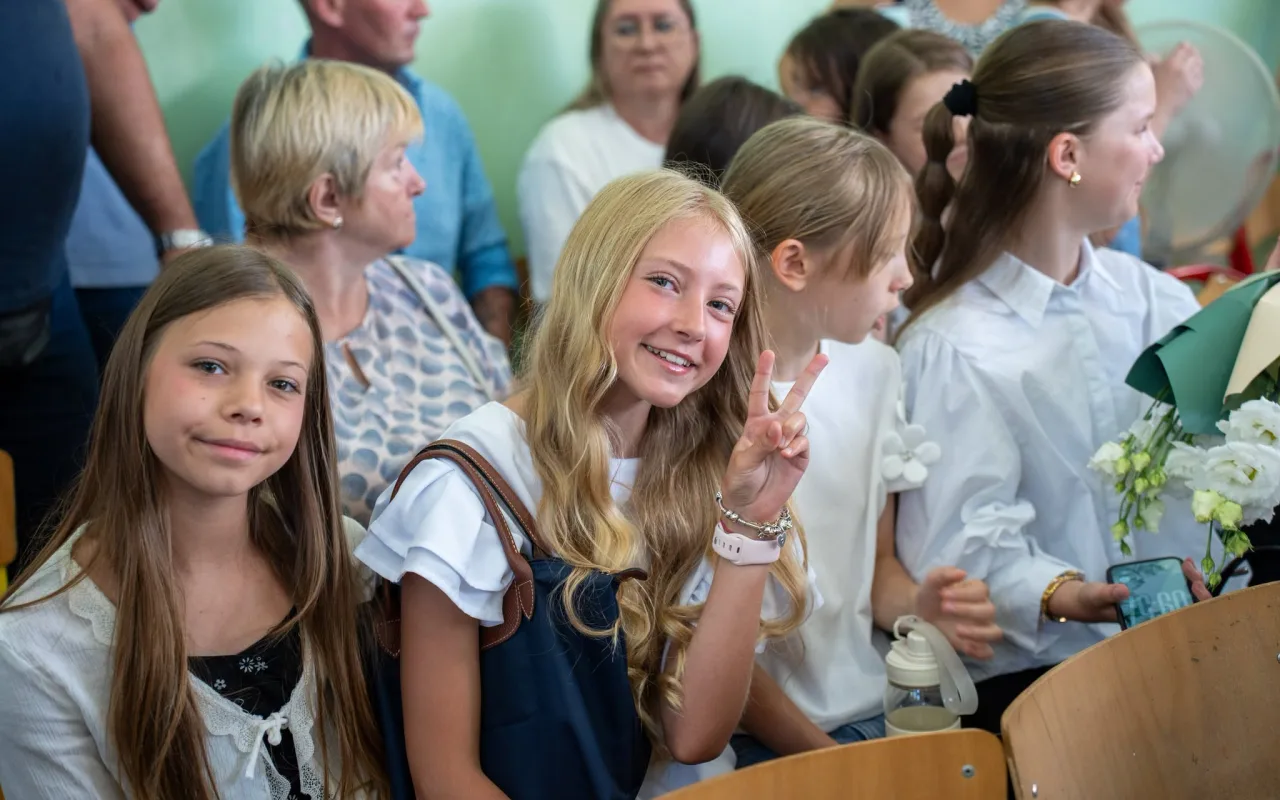 Ostatni dzwonek dla 7500 uczniów w Skierniewicach. Tak SP 5 i „Ekonomik” pożegnały rok szkolny — zdjęcie 10 z 52