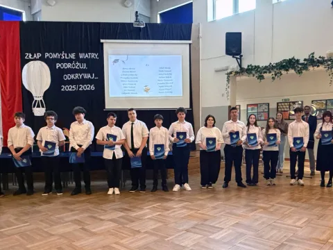 Po ośmiu latach mówią „do widzenia”. Absolwenci SP 9 Skierniewice rozpoczynają wakacje