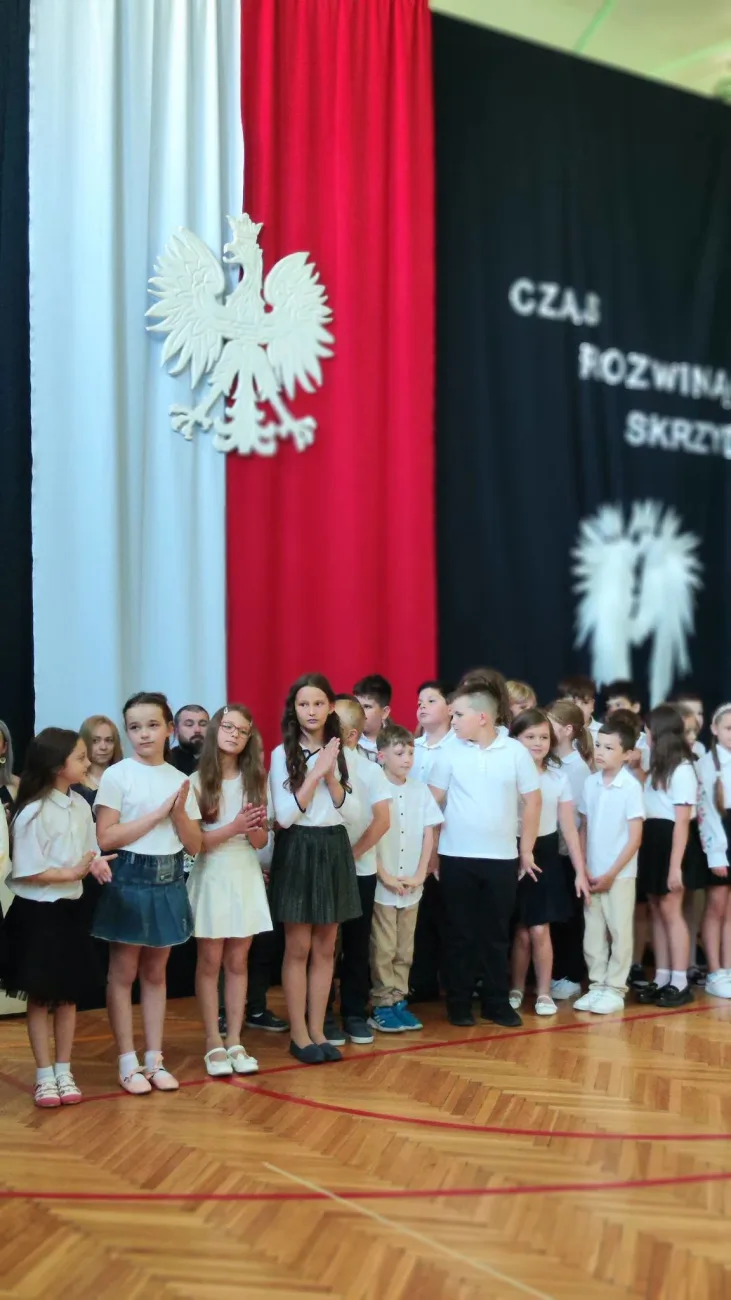 11 zakonczenie roku klasy 3 i 8 sp2 skierniewic 2