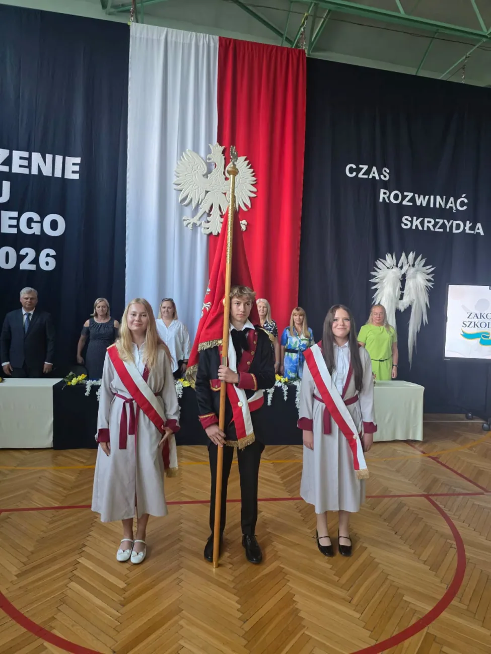 12 zakonczenie roku klasy 3 i 8 sp2 skierniewic