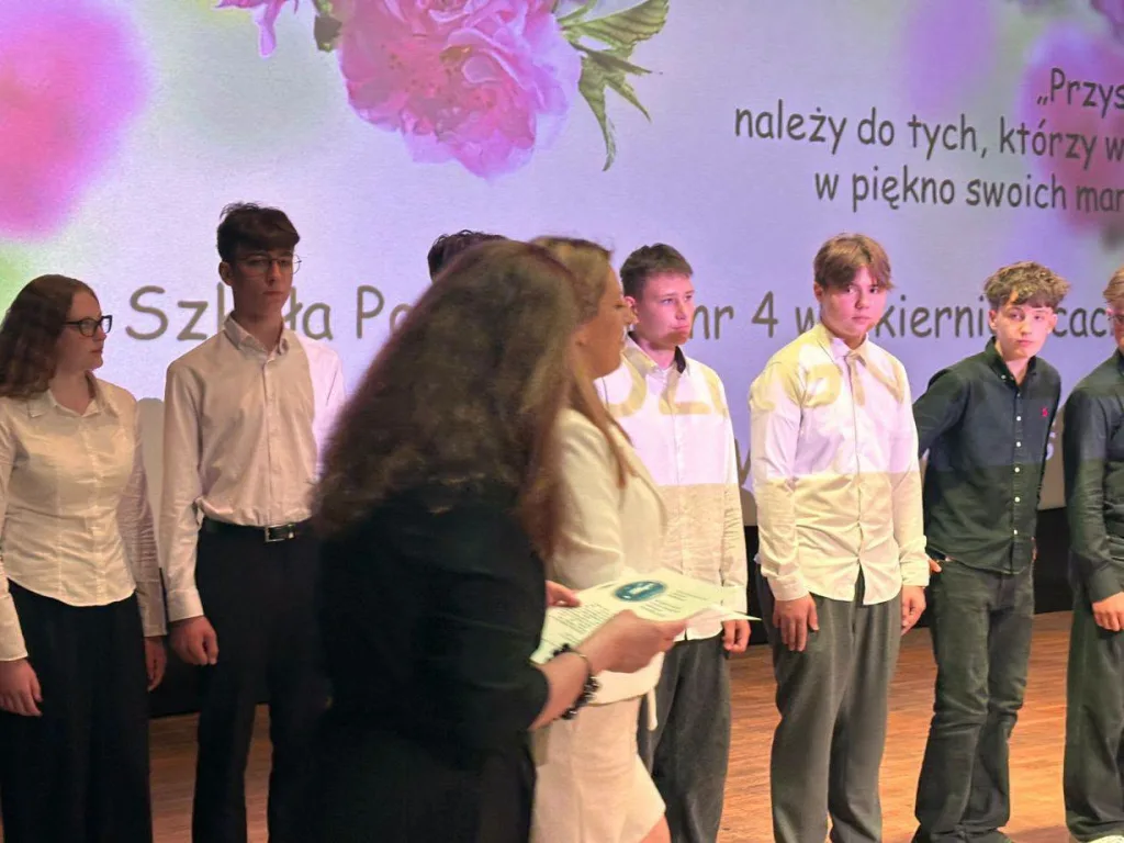 12 zakonczenie roku klasy 6 7 8 sp4 skierniewice