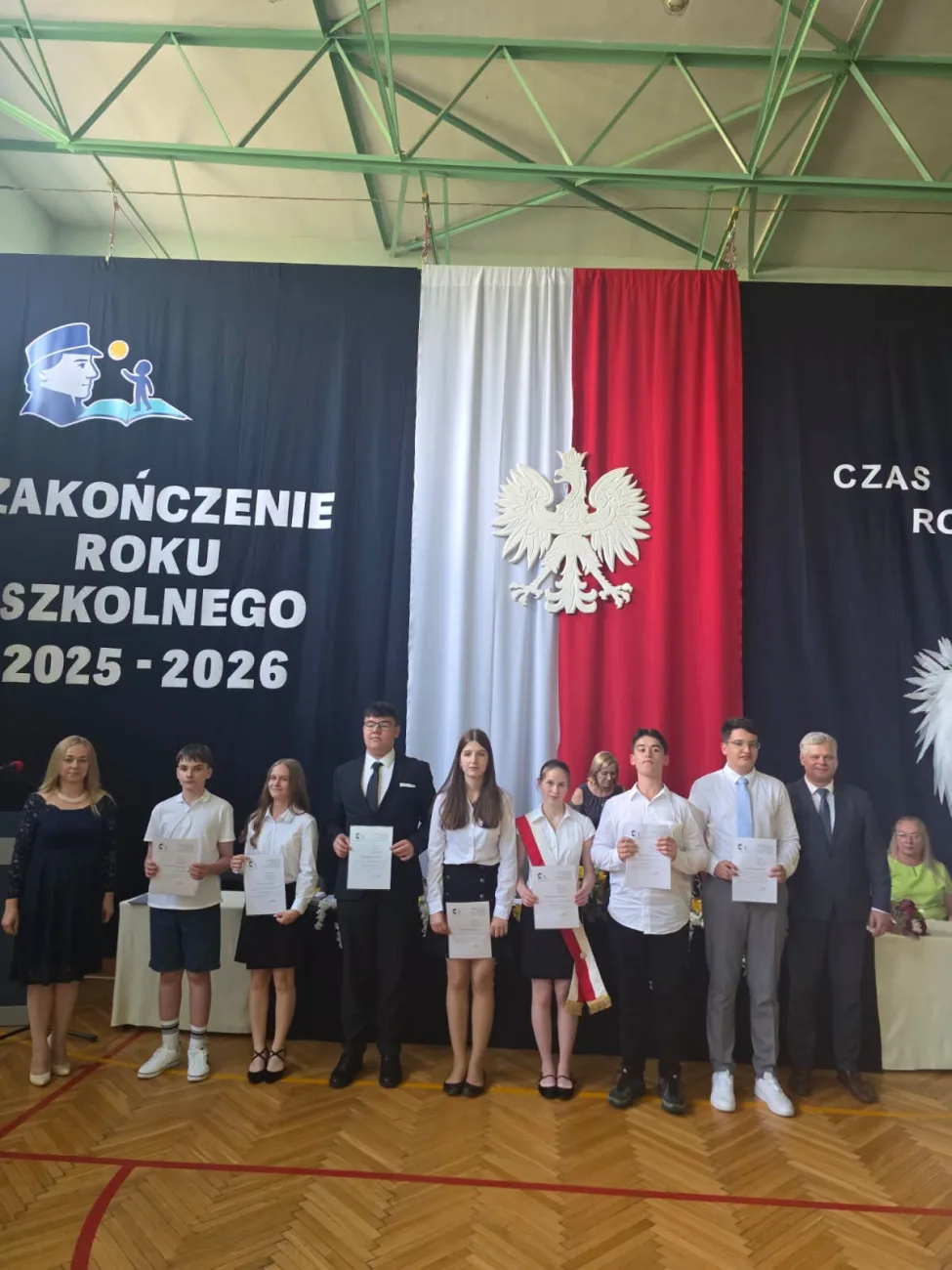 13 zakonczenie roku klasy 3 i 8 sp2 skierniewic
