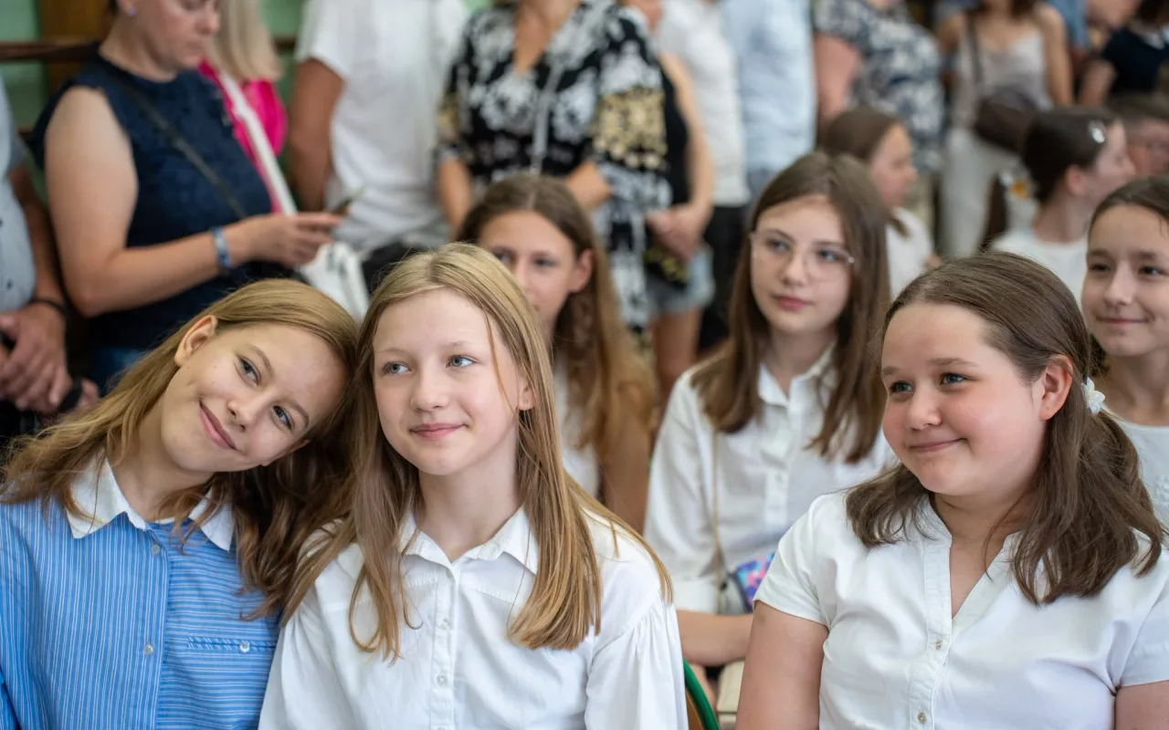 Ostatni dzwonek dla 7500 uczniów w Skierniewicach. Tak SP 5 i „Ekonomik” pożegnały rok szkolny