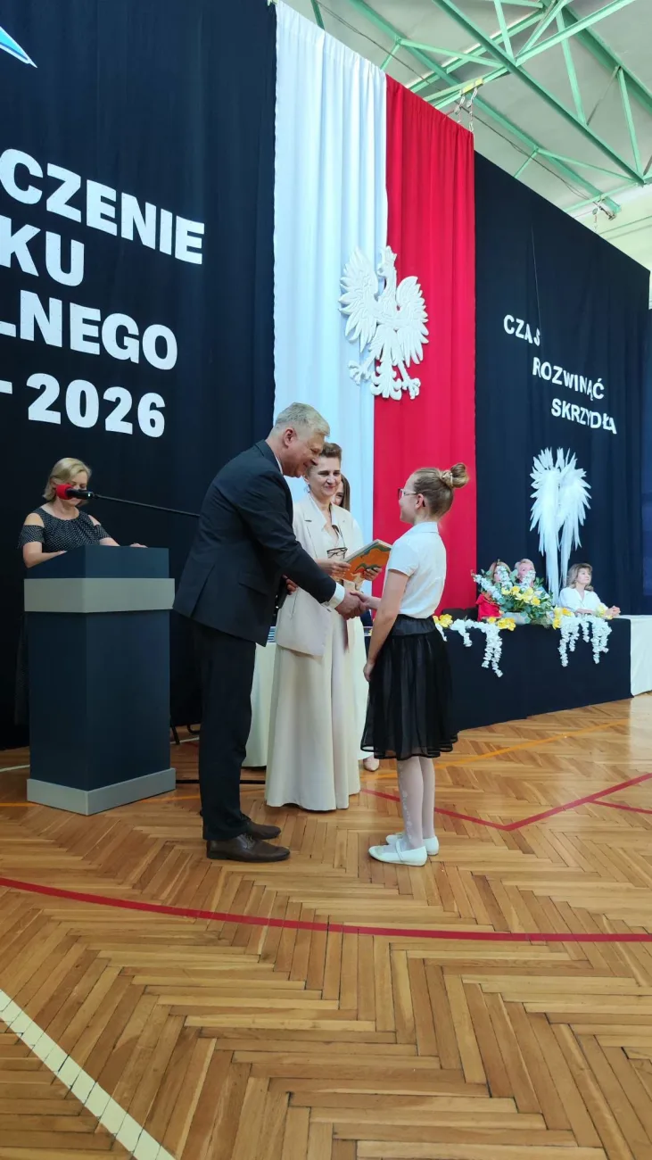 15 zakonczenie roku klasy 3 i 8 sp2 skierniewic 2