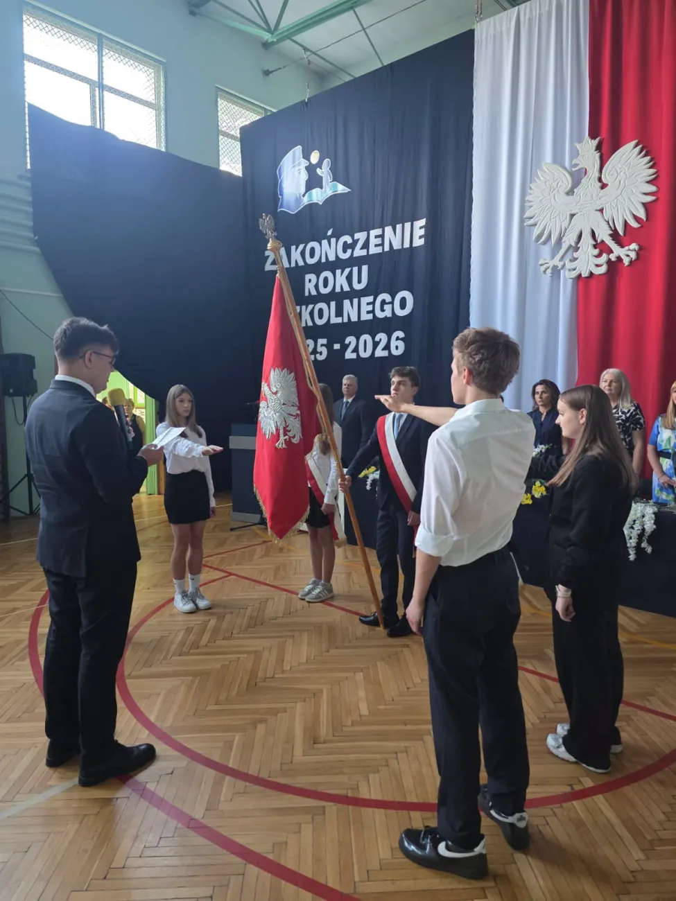 15 zakonczenie roku klasy 3 i 8 sp2 skierniewic