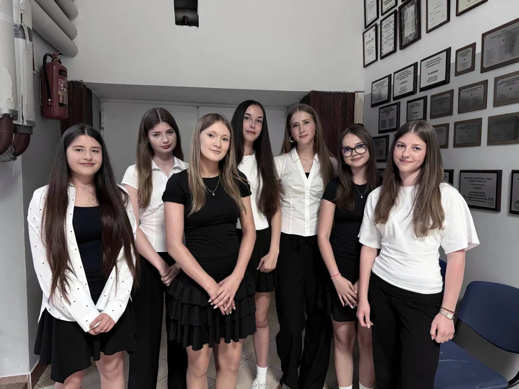 16 pozegnanie osmoklasistow sp 9 skierniewice