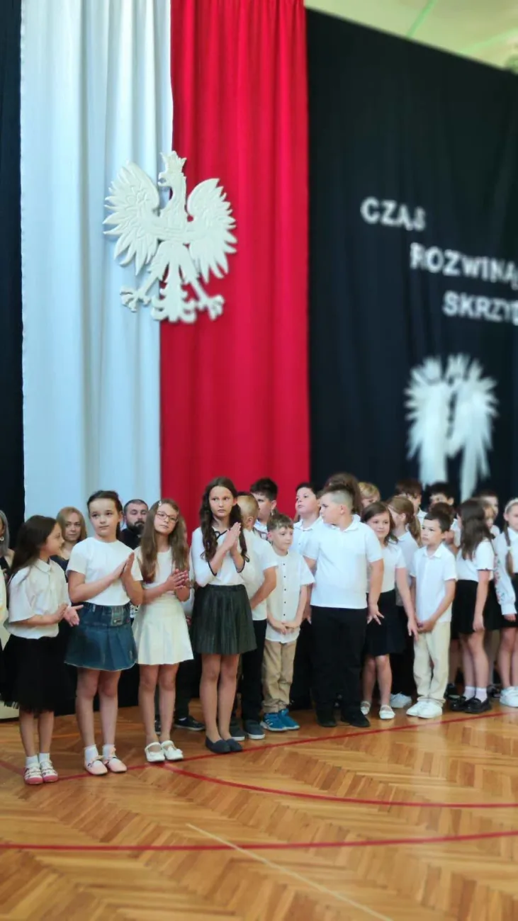 17 zakonczenie roku klasy 3 i 8 sp2 skierniewic 2