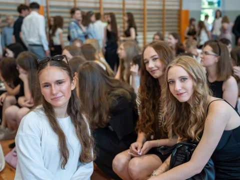 Ostatni dzwonek dla 7500 uczniów w Skierniewicach. Tak SP 5 i „Ekonomik” pożegnały rok szkolny