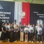 20 zakonczenie roku klasy 3 i 8 sp2 skierniewic