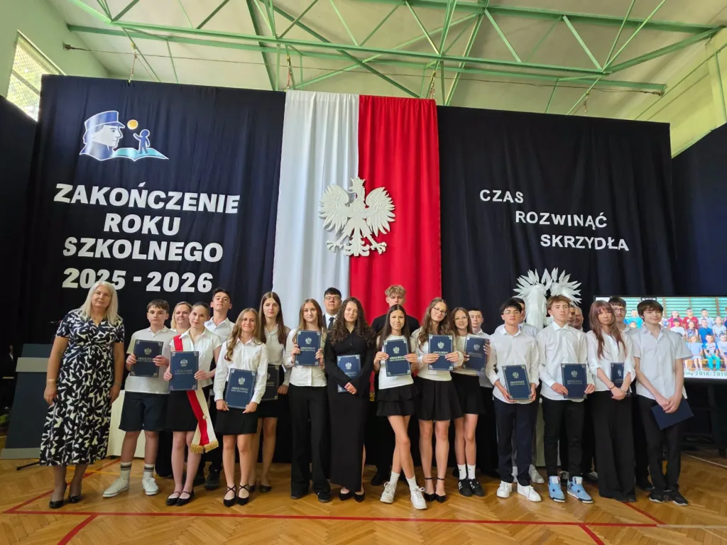 21 zakonczenie roku klasy 3 i 8 sp2 skierniewic