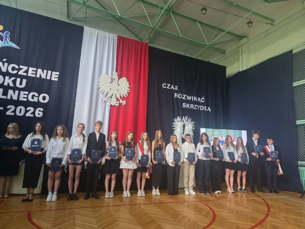 25 zakonczenie roku klasy 3 i 8 sp2 skierniewic