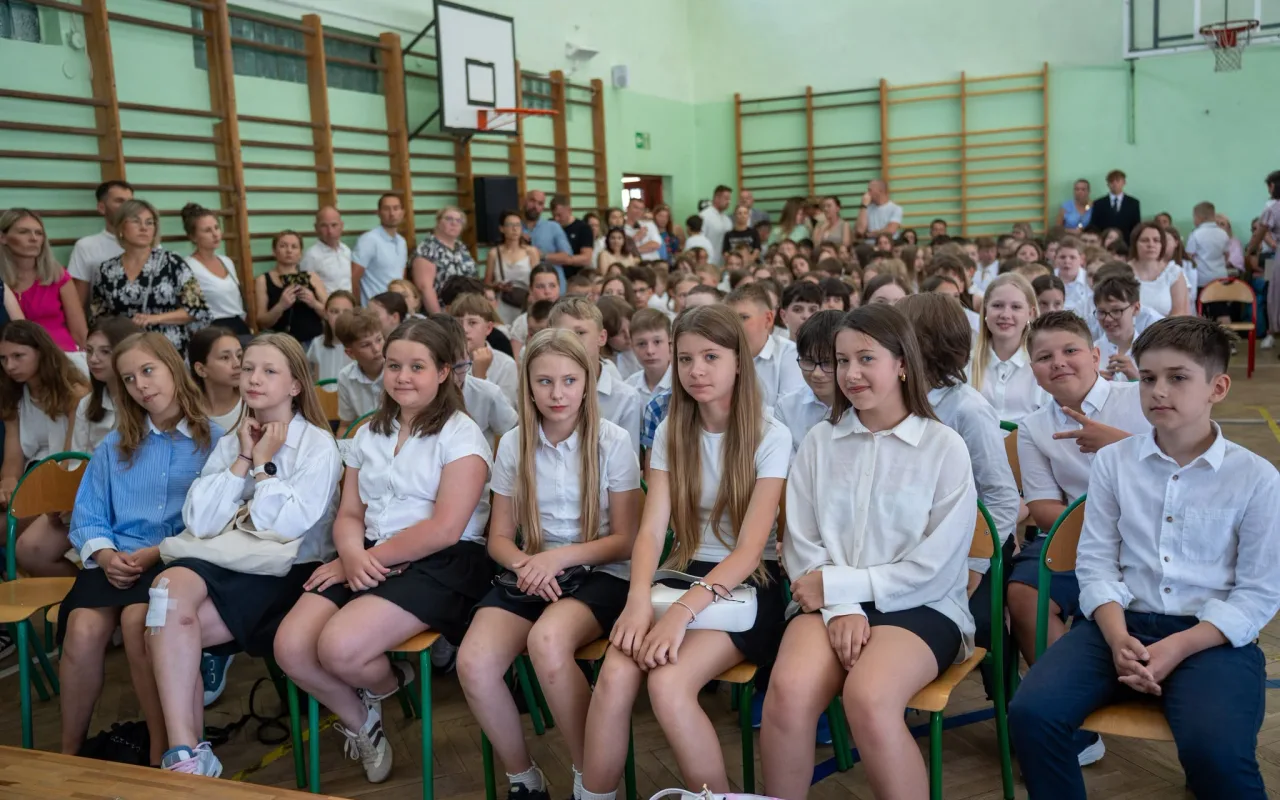 Ostatni dzwonek dla 7500 uczniów w Skierniewicach. Tak SP 5 i „Ekonomik” pożegnały rok szkolny — zdjęcie 26 z 52