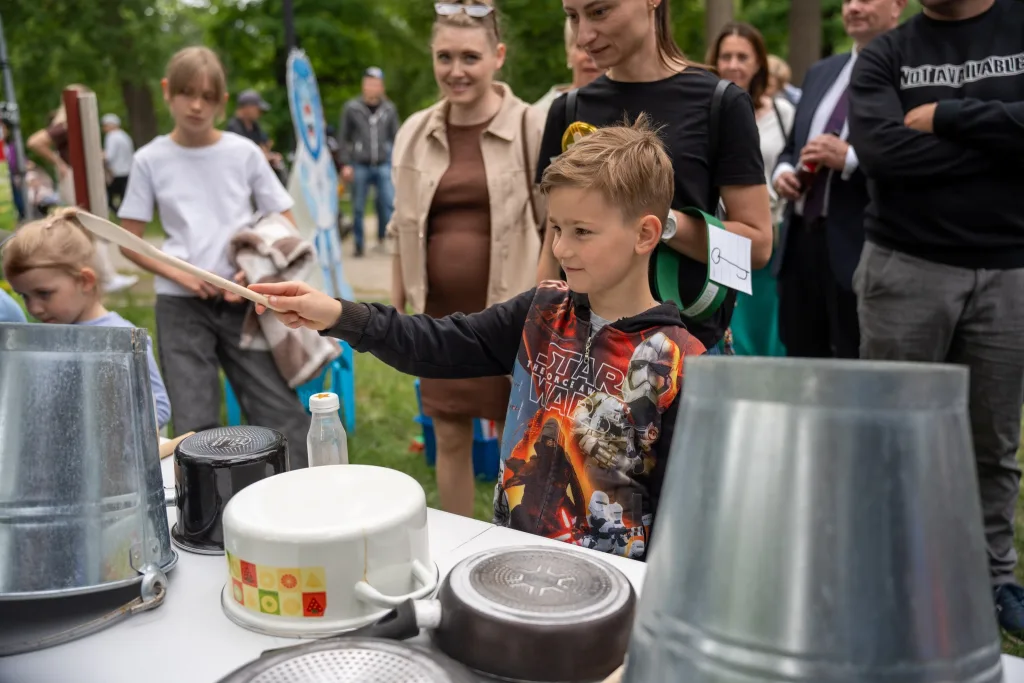 Tłumy w parku miejskim w Skierniewicach. Zobaczcie zdjęcia z Muzycznego Dnia Dziecka! 33 26a-Dzień Dziecka Skierniewice 2026