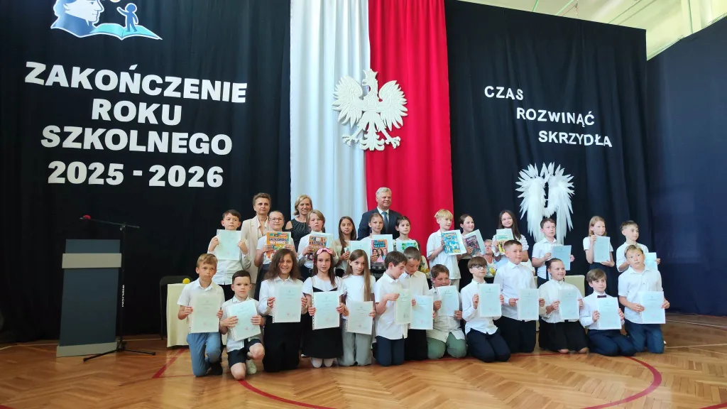 27 zakonczenie roku klasy 3 i 8 sp2 skierniewic 2