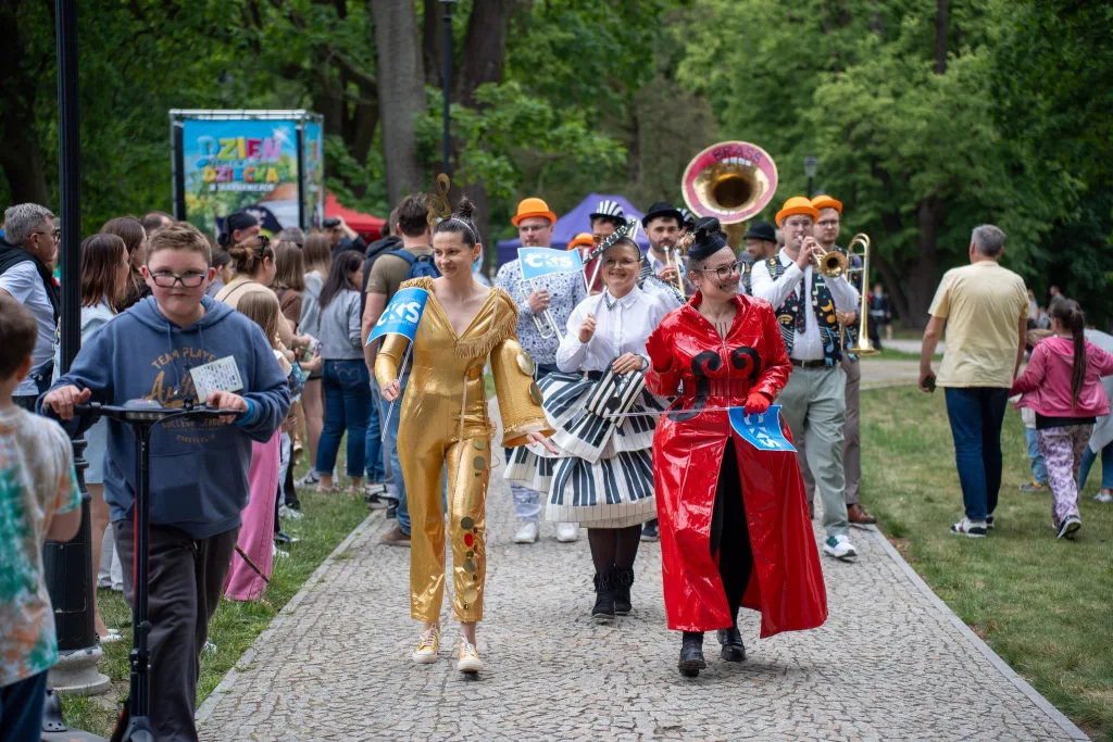 Tłumy w parku miejskim w Skierniewicach. Zobaczcie zdjęcia z Muzycznego Dnia Dziecka! 35 27a-Dzień Dziecka Skierniewice 2026