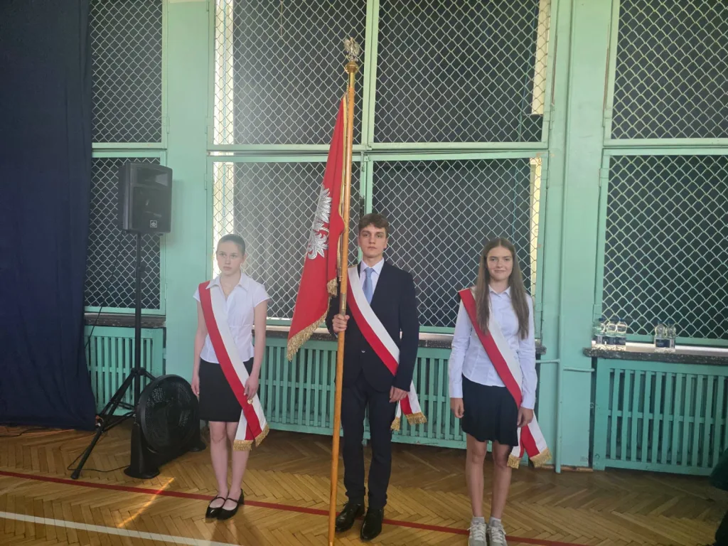 28 zakonczenie roku klasy 3 i 8 sp2 skierniewic