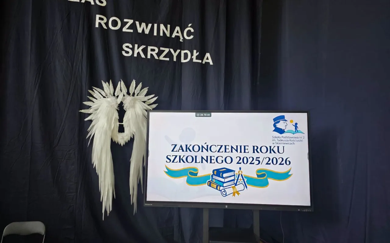 Ostatni dzwonek dla najmłodszych i absolwentów. Zakończenie roku w SP 2 w Skierniewicach