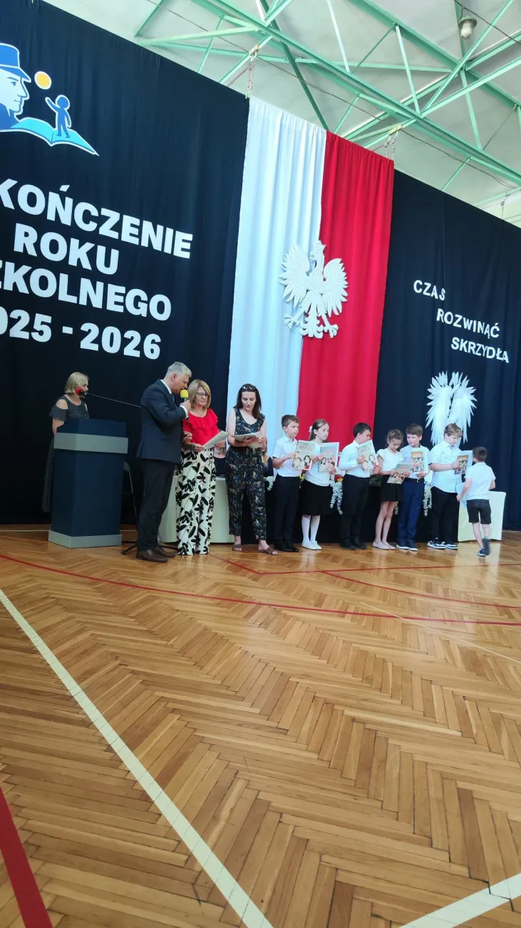 29 zakonczenie roku klasy 3 i 8 sp2 skierniewic 2