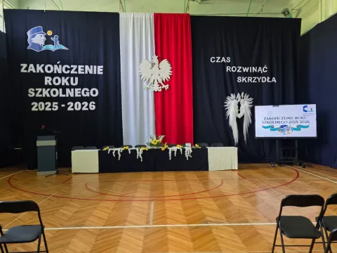 Ostatni dzwonek dla najmłodszych i absolwentów. Zakończenie roku w SP 2 w Skierniewicach
