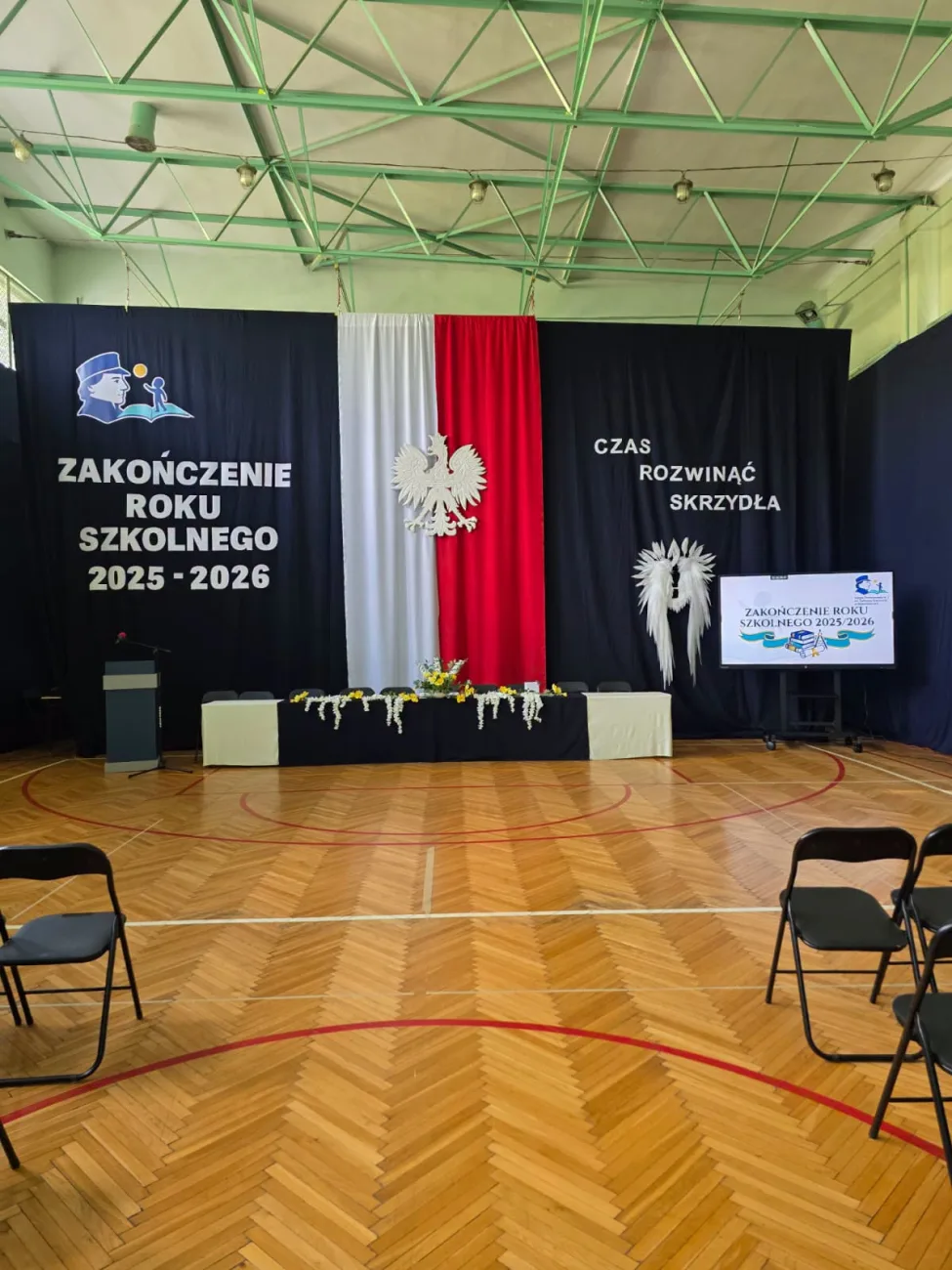 30 zakonczenie roku klasy 3 i 8 sp2 skierniewic