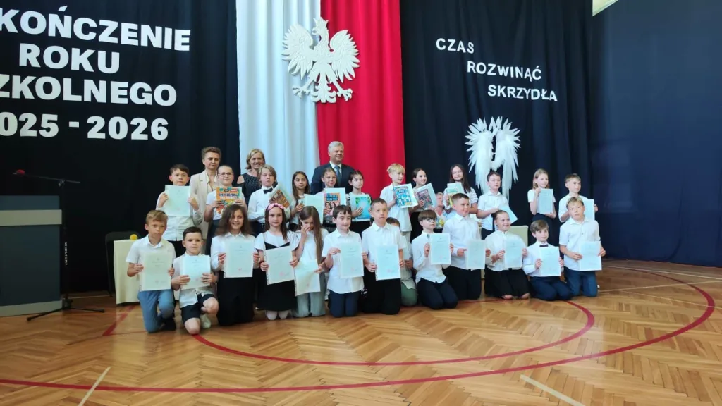 31 zakonczenie roku klasy 3 i 8 sp2 skierniewic 2