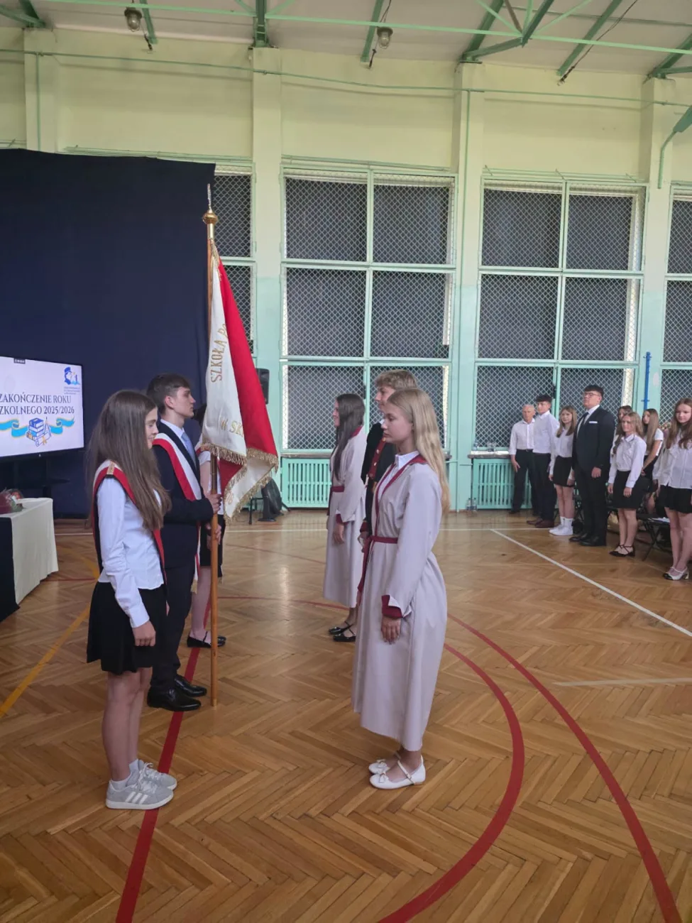 31 zakonczenie roku klasy 3 i 8 sp2 skierniewic