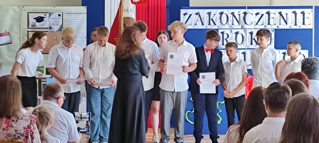 33 zakonczenie roku klasy 6 7 8 sp4 skierniewice 2
