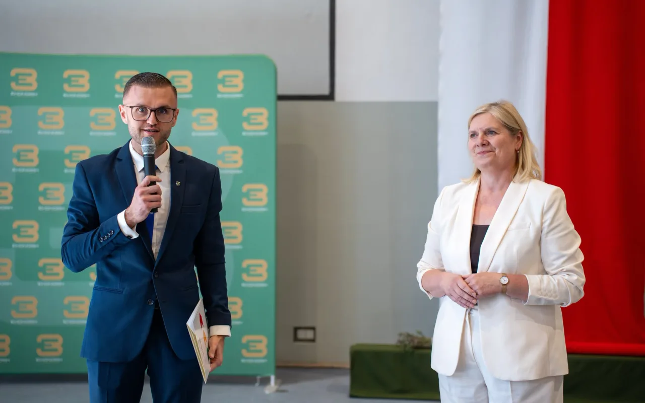 Ostatni dzwonek dla 7500 uczniów w Skierniewicach. Tak SP 5 i „Ekonomik” pożegnały rok szkolny — zdjęcie 33 z 52