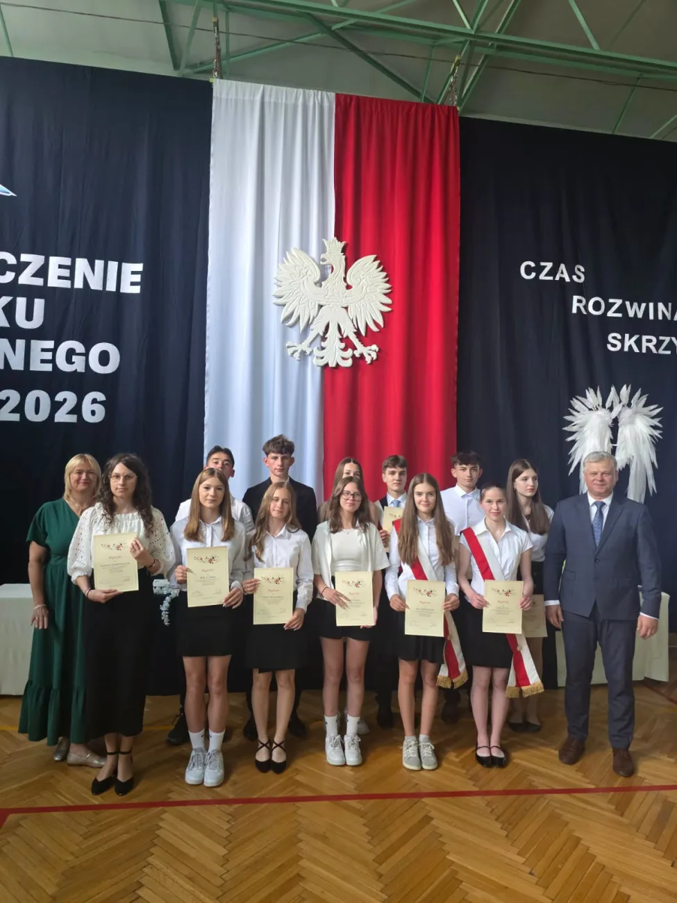 35 zakonczenie roku klasy 3 i 8 sp2 skierniewic