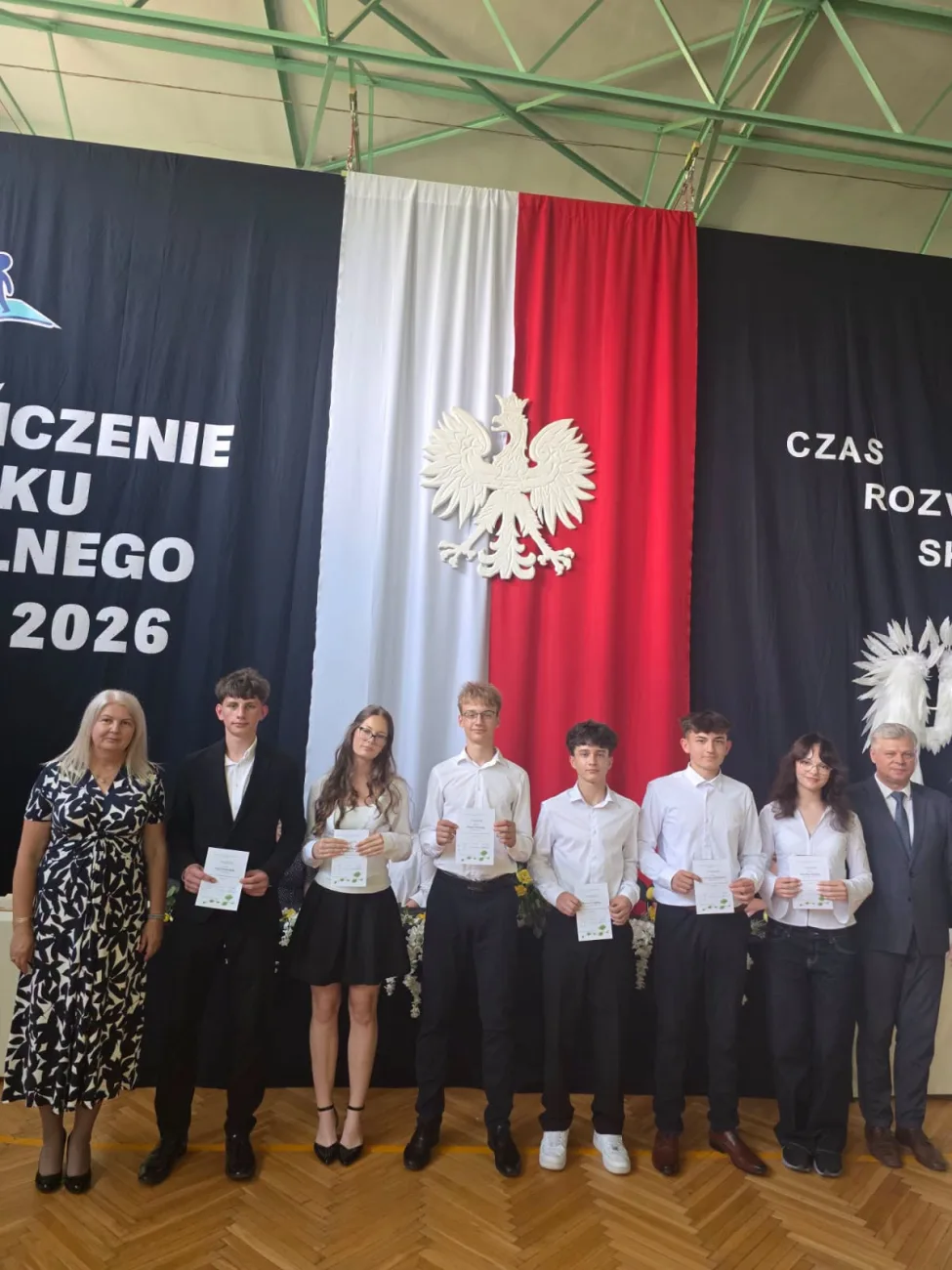 36 zakonczenie roku klasy 3 i 8 sp2 skierniewic