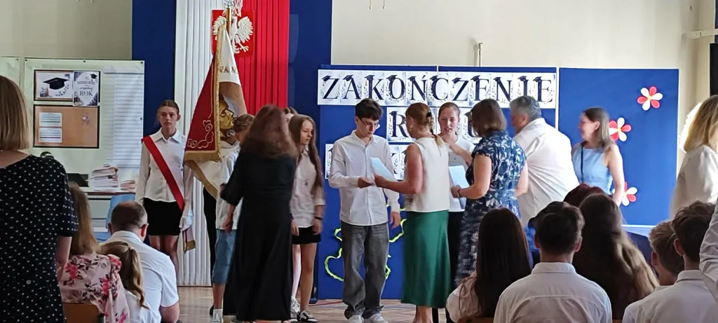 36 zakonczenie roku klasy 6 7 8 sp4 skierniewice 2