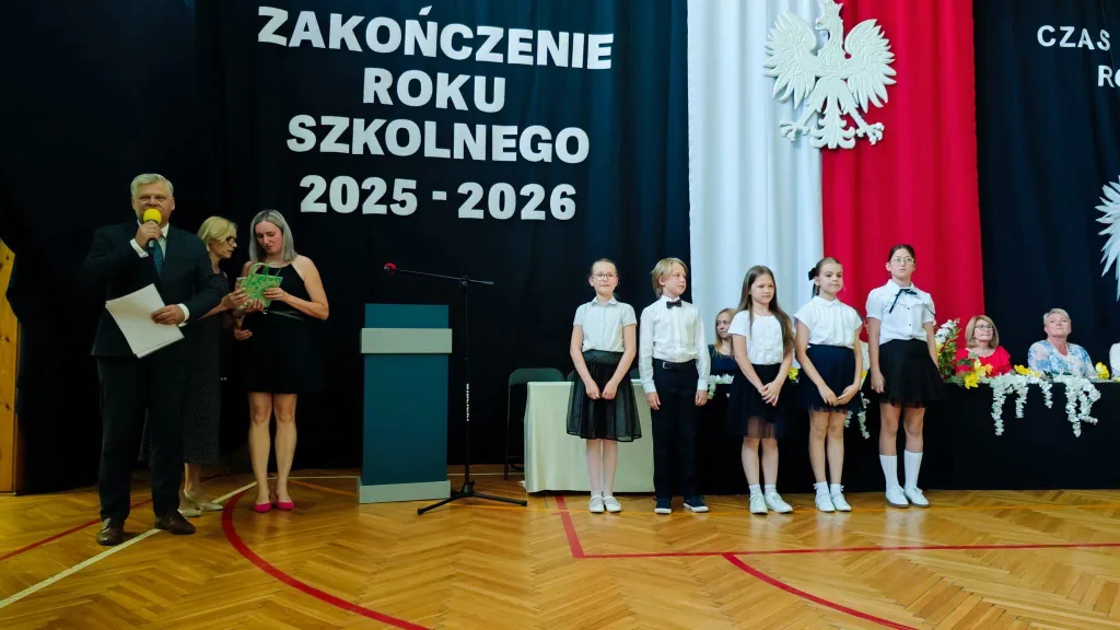 37 zakonczenie roku klasy 3 i 8 sp2 skierniewic 2