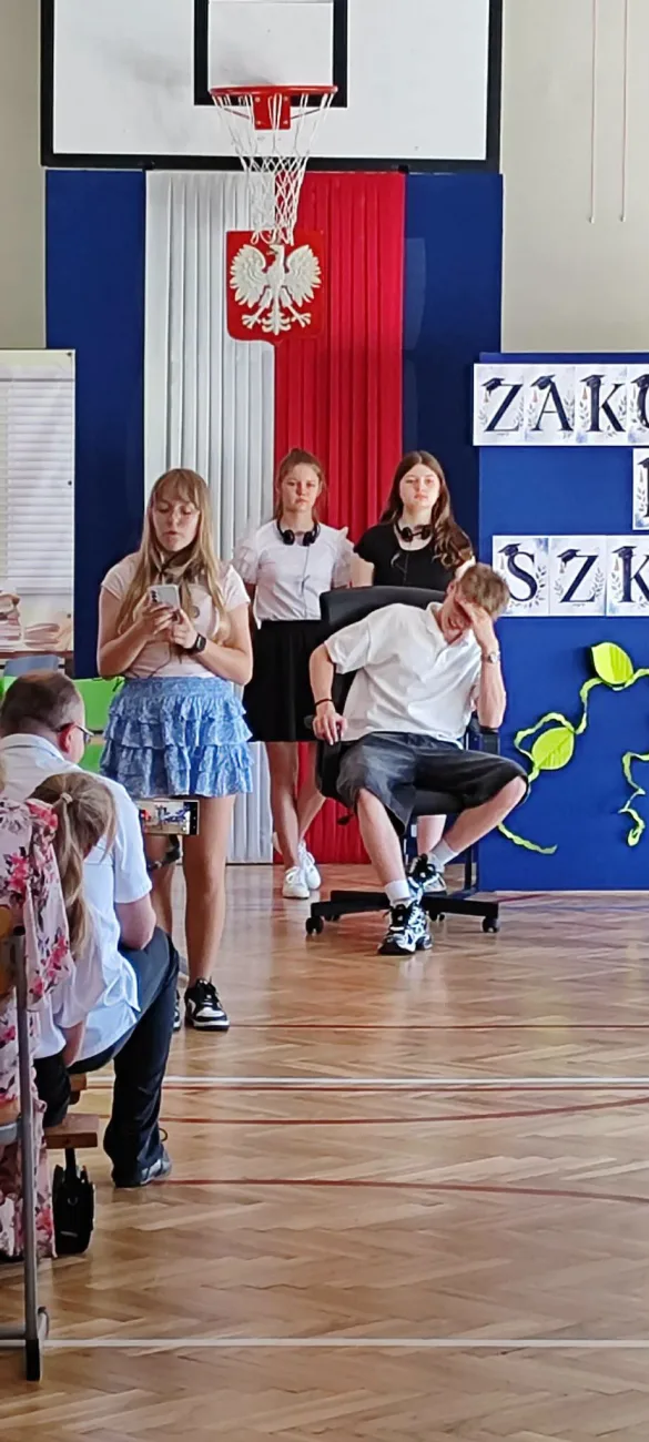 40 zakonczenie roku klasy 6 7 8 sp4 skierniewice 2