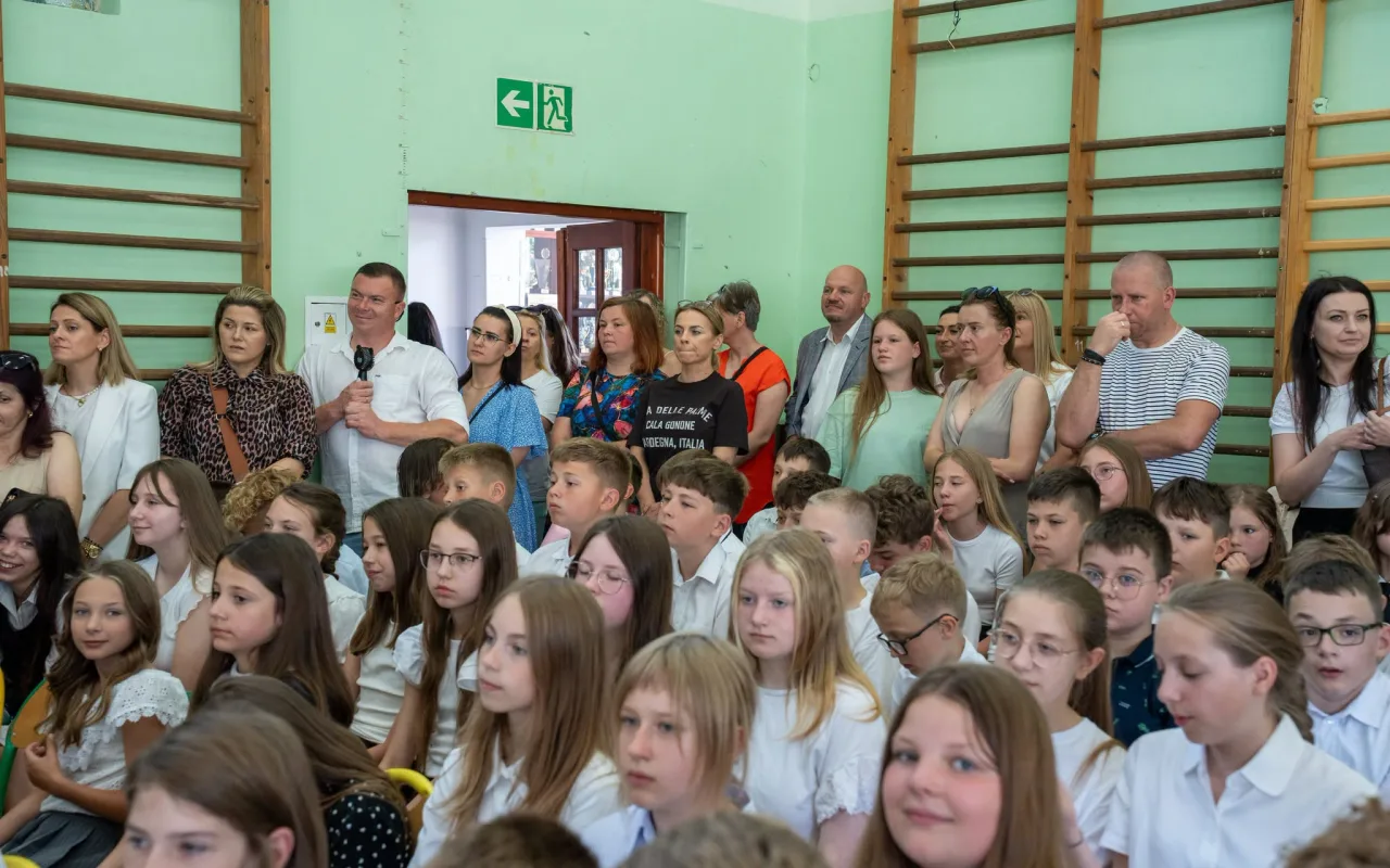 Ostatni dzwonek dla 7500 uczniów w Skierniewicach. Tak SP 5 i „Ekonomik” pożegnały rok szkolny — zdjęcie 43 z 52