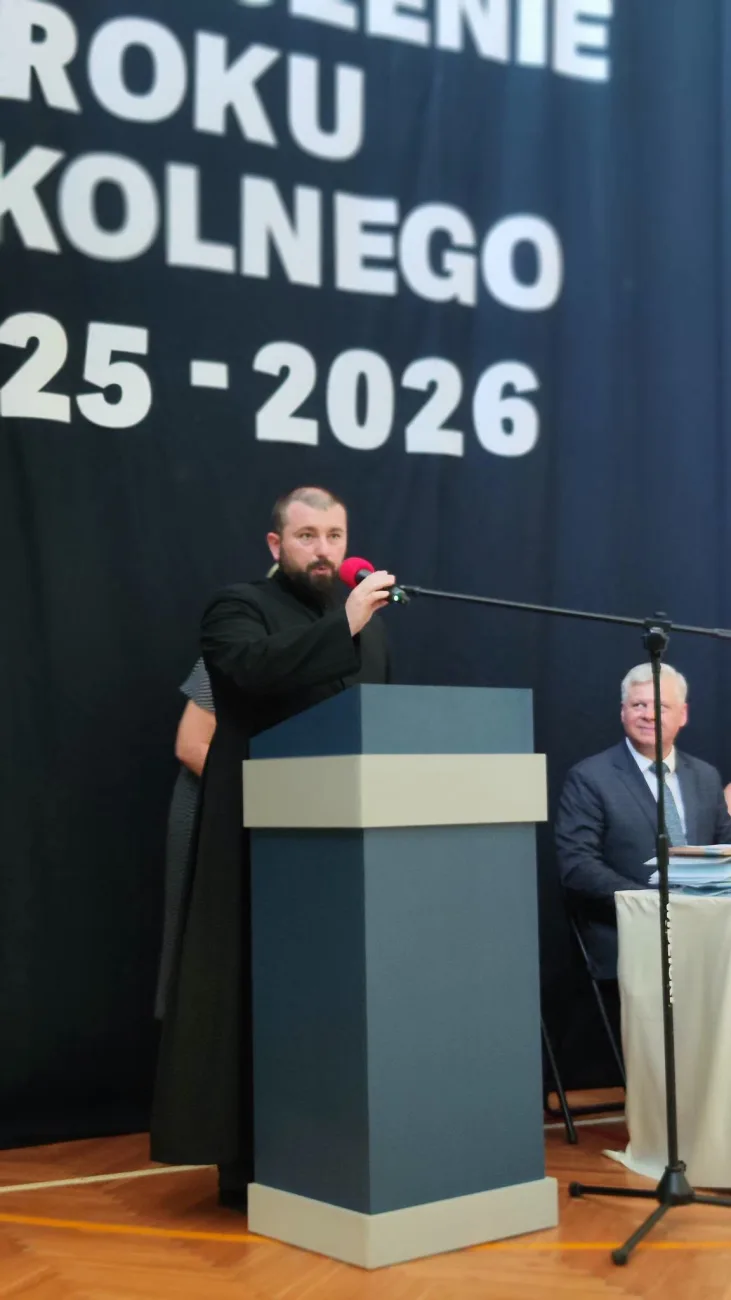 44 zakonczenie roku klasy 3 i 8 sp2 skierniewic 2