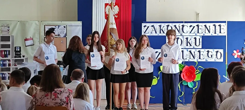 44 zakonczenie roku klasy 6 7 8 sp4 skierniewice 2