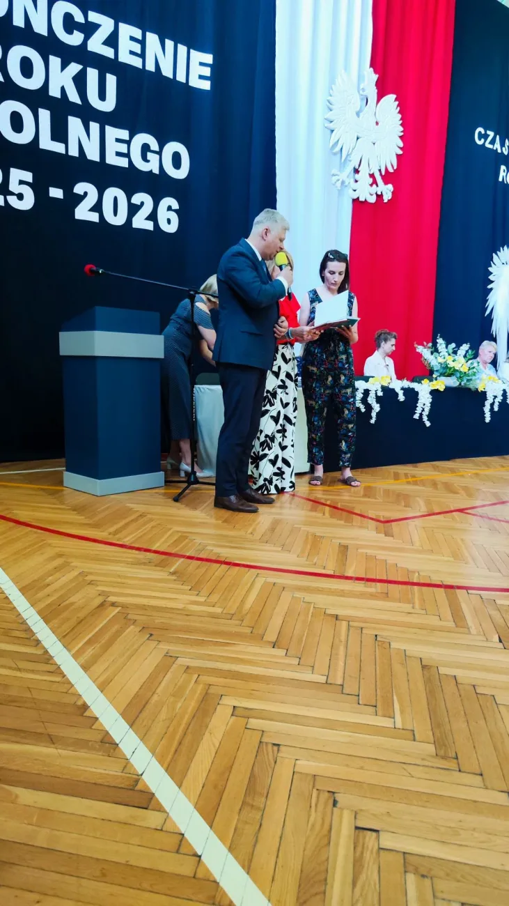 47 zakonczenie roku klasy 3 i 8 sp2 skierniewic 2