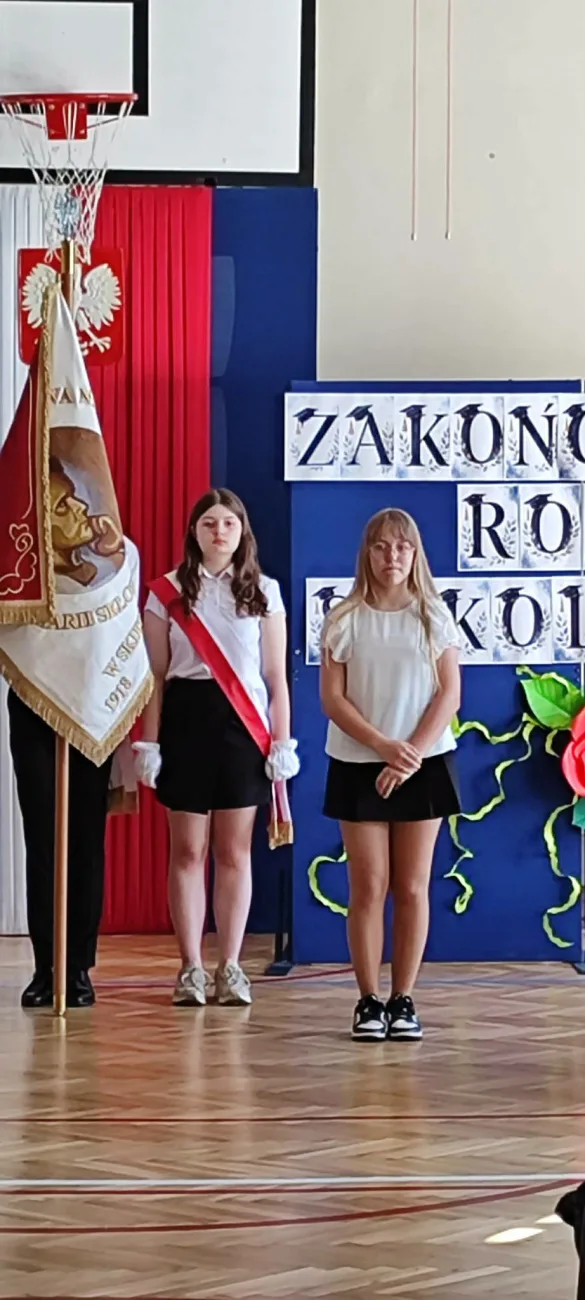 48 zakonczenie roku klasy 6 7 8 sp4 skierniewice 2