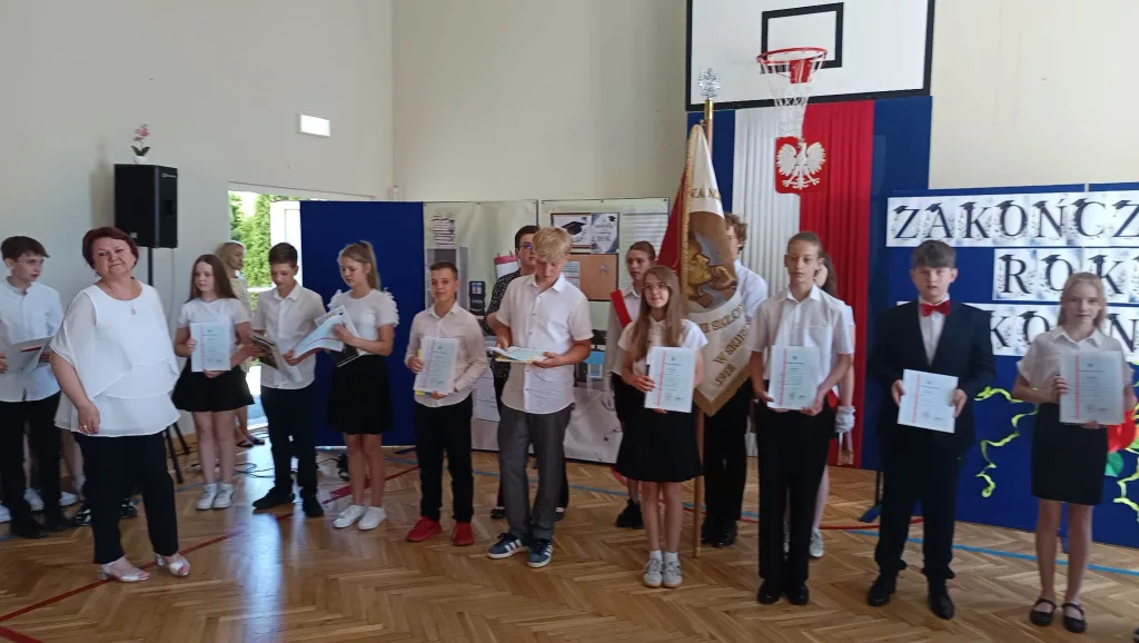 4 zakonczenie roku klasy 6 7 8 sp4 skierniewice 2
