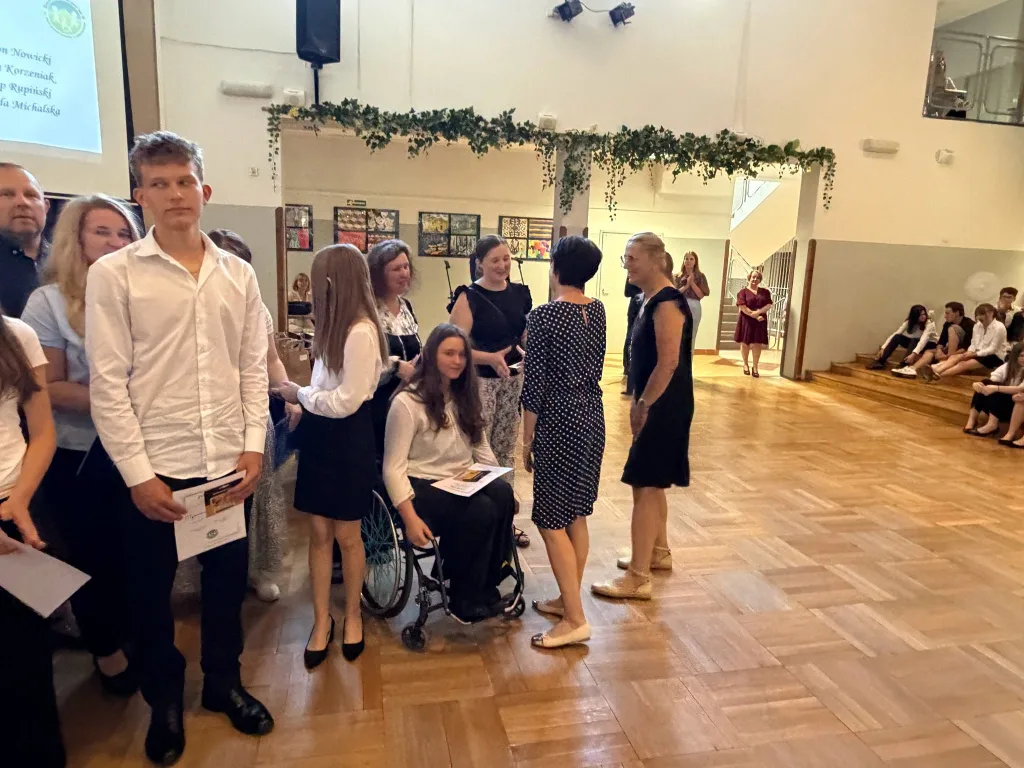 51 pozegnanie osmoklasistow sp 9 skierniewice
