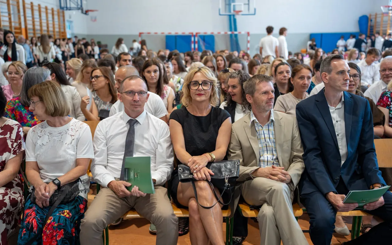 Ostatni dzwonek dla 7500 uczniów w Skierniewicach. Tak SP 5 i „Ekonomik” pożegnały rok szkolny — zdjęcie 52 z 52