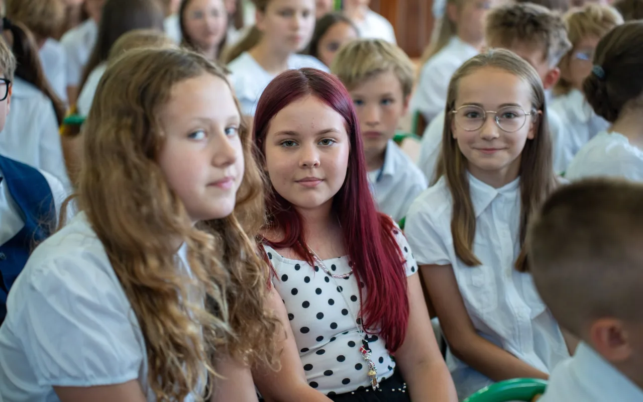 Ostatni dzwonek dla 7500 uczniów w Skierniewicach. Tak SP 5 i „Ekonomik” pożegnały rok szkolny — zdjęcie 6 z 52