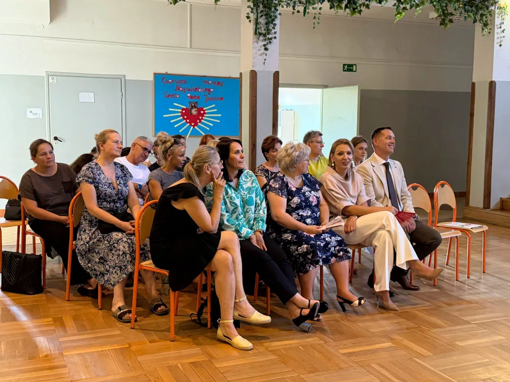 70 pozegnanie osmoklasistow sp 9 skierniewice