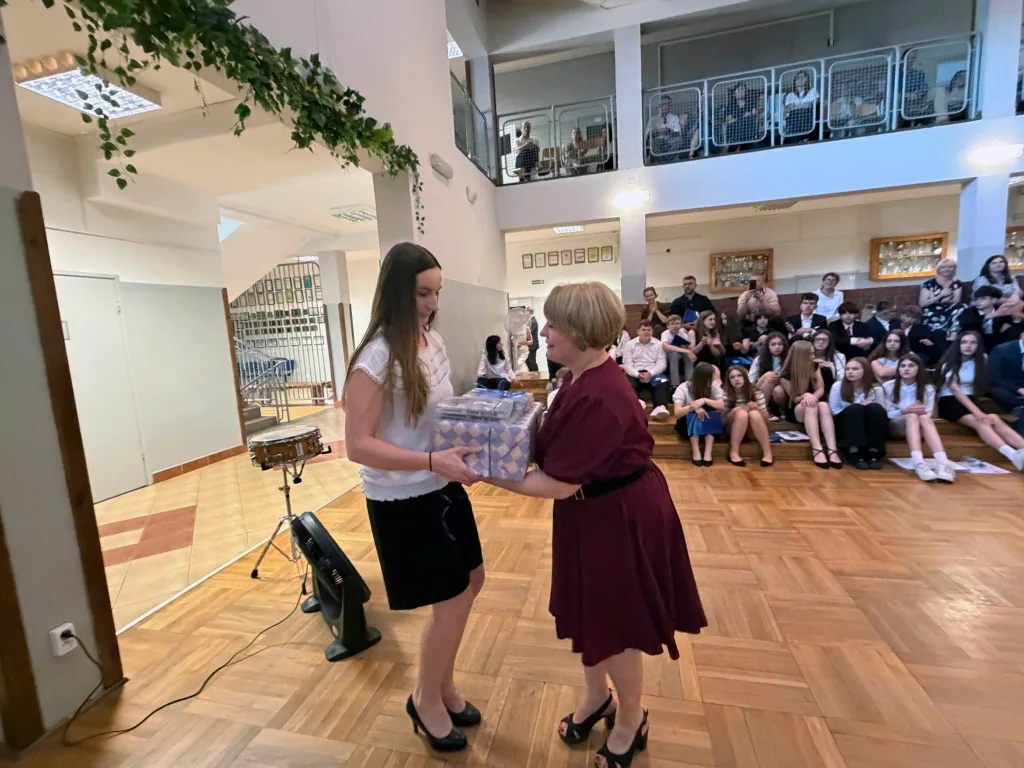 77 pozegnanie osmoklasistow sp 9 skierniewice
