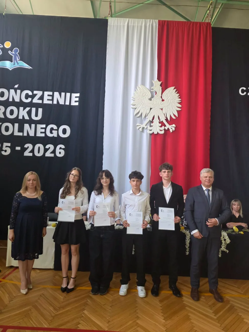 7 zakonczenie roku klasy 3 i 8 sp2 skierniewic